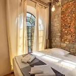 Spacious In With Private Pool *