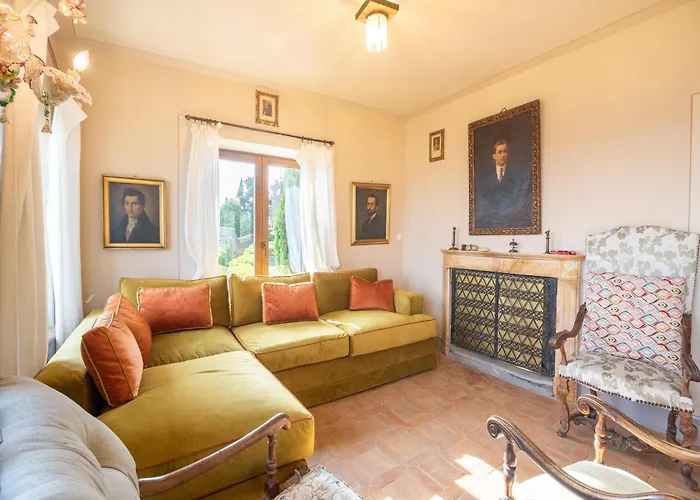 Spacious In With Private Pool Вилла